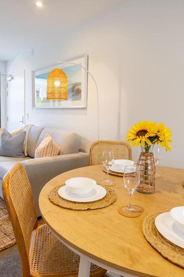 Апартаменты Central Sunny Perch 2 Bed 1 Bath Крайстчёрч Экстерьер фото